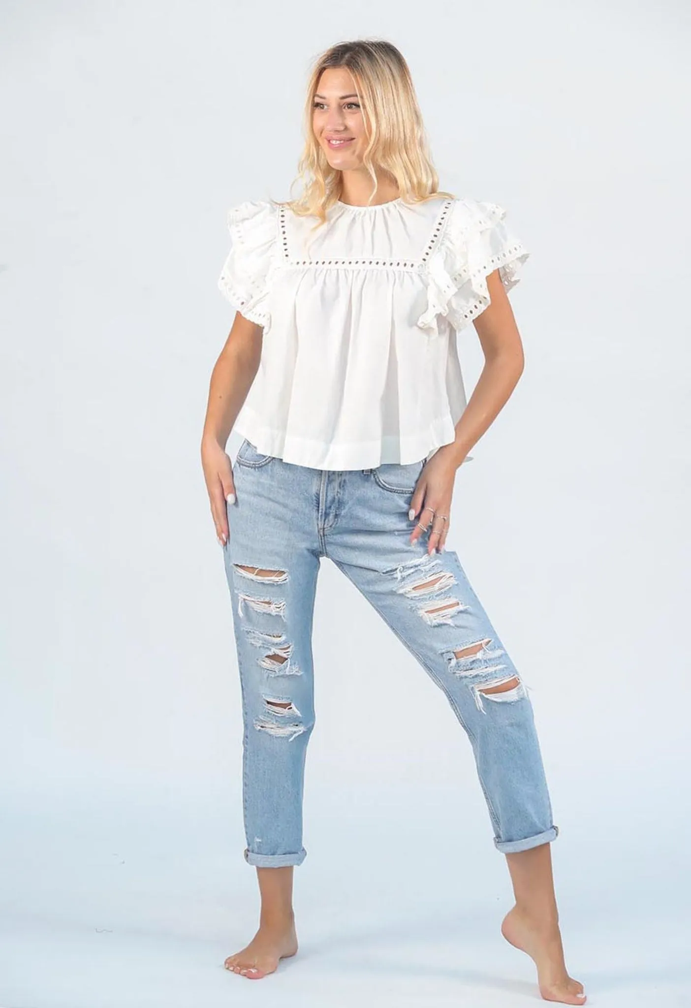 CALMOLOGY - RUFFLE EYELET TOP