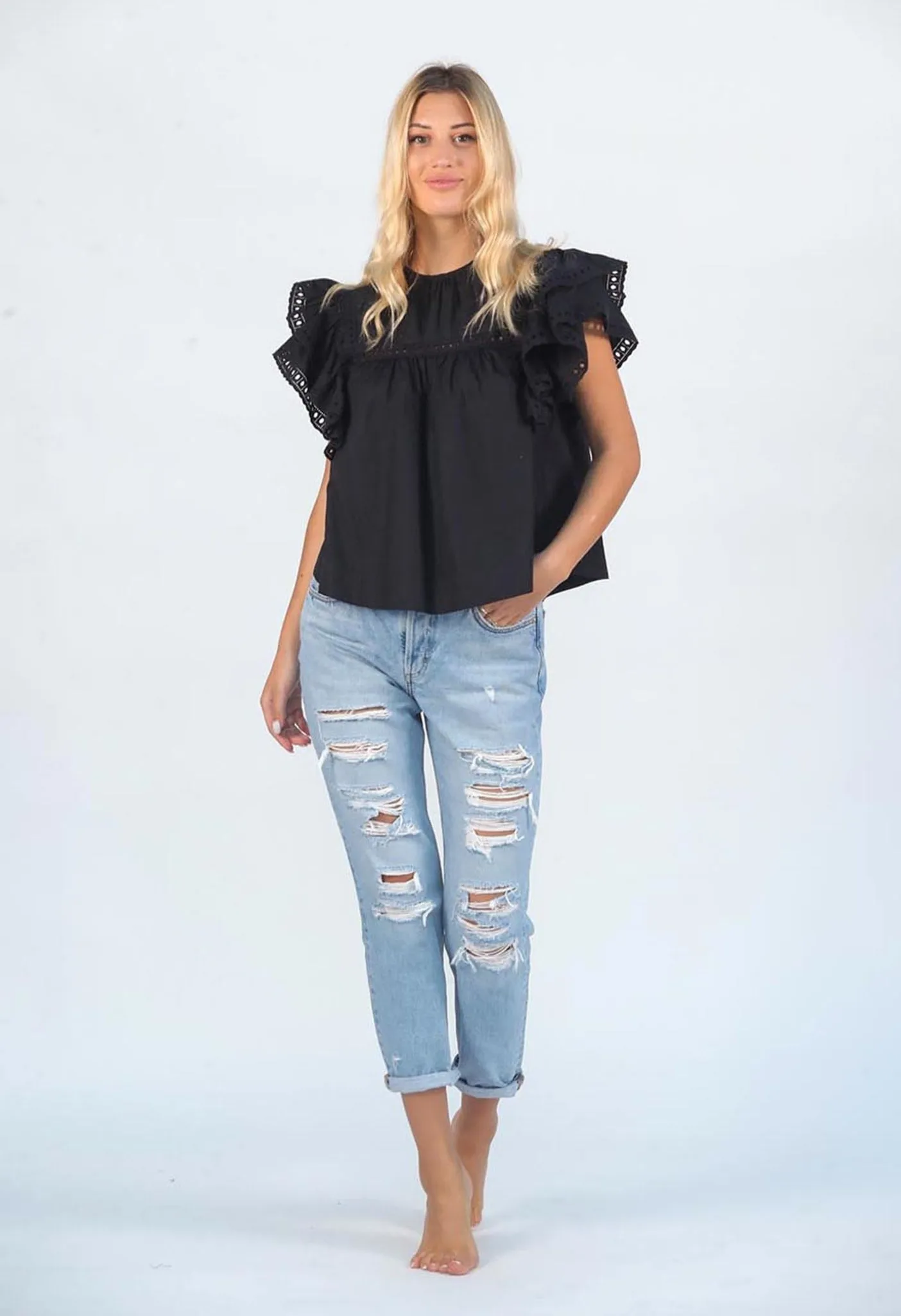 CALMOLOGY - RUFFLE EYELET TOP