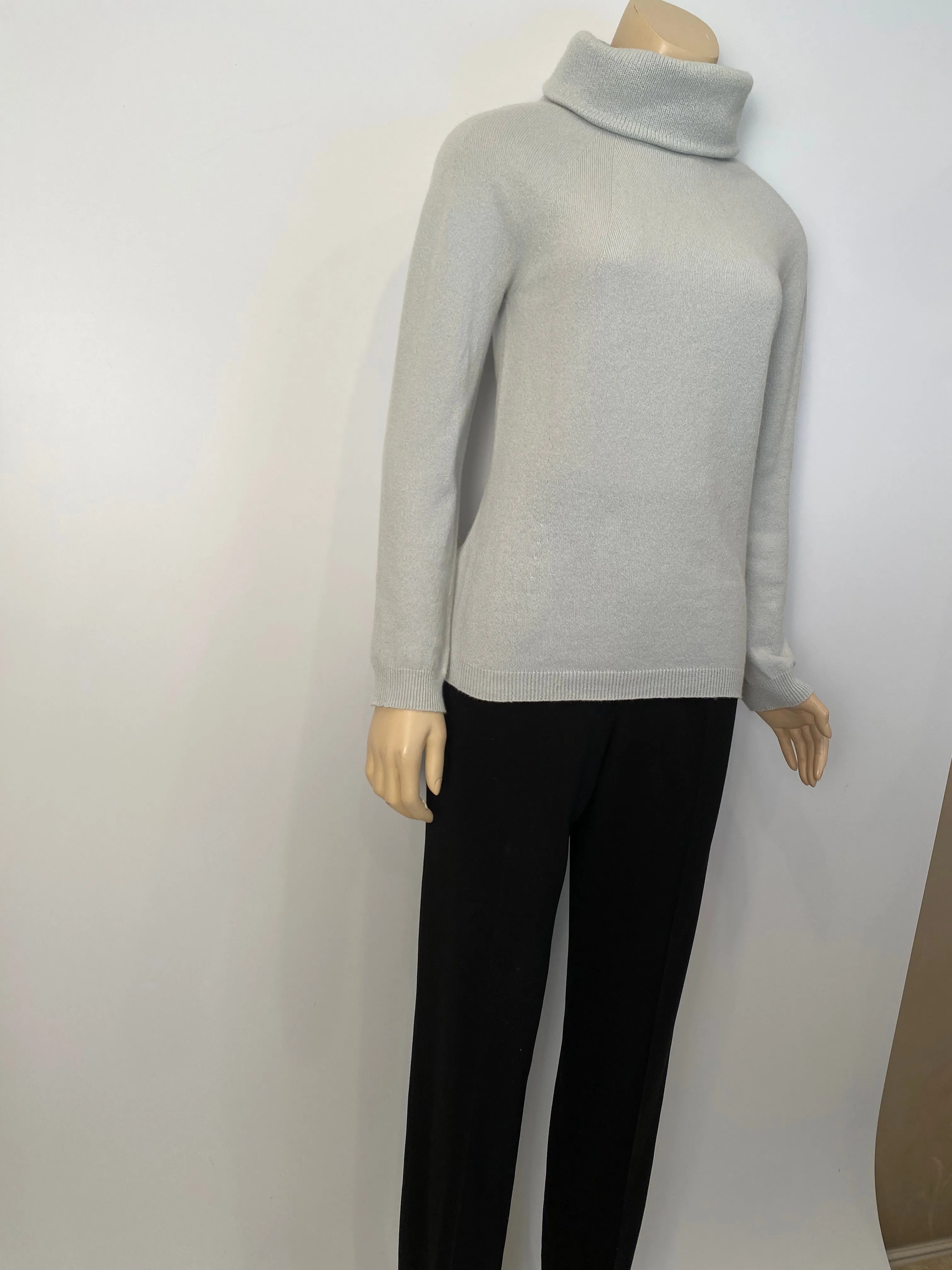 Chanel 01A 2001 Fall powder blue turtleneck pullover sweater FR 42