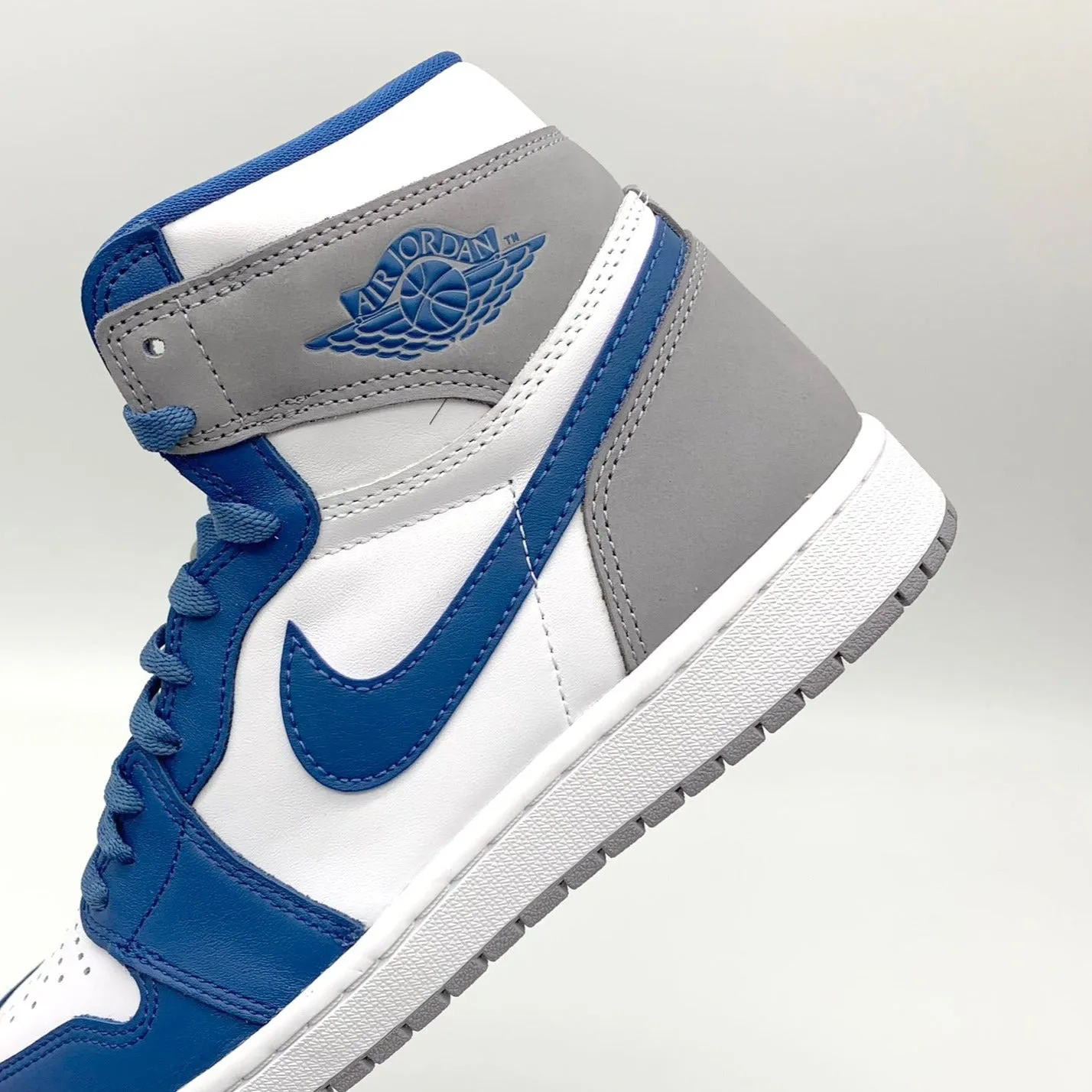 Classic True Blue Jordan 1 Retro High OG