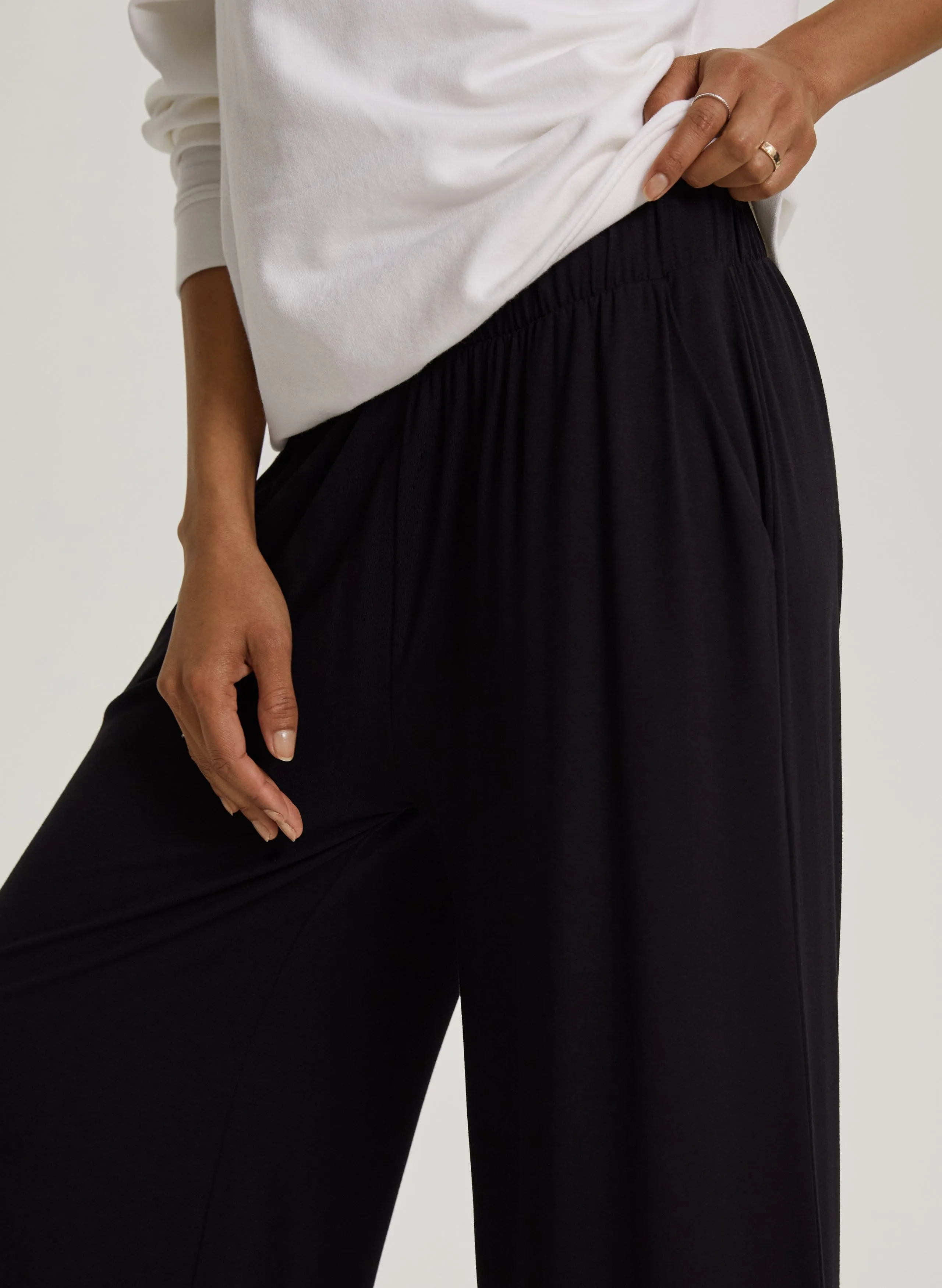 LENZING ECOVERO Jersey Cropped Palazzo Trousers | Caviar Black