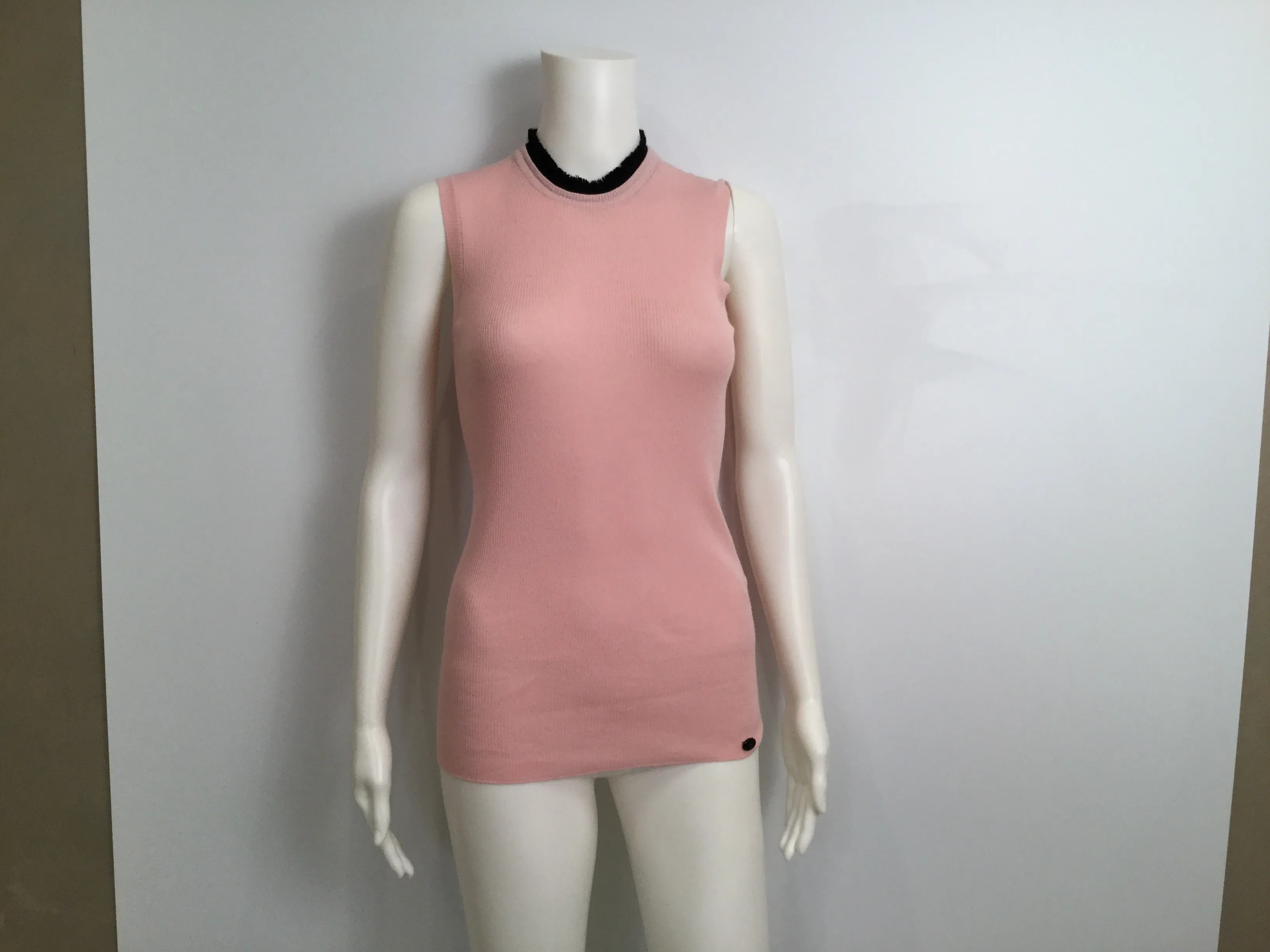 New with Tags Chanel 09A 2009 Fall pink knit pullover sleeveless cashmere sweater FR 40 US 4