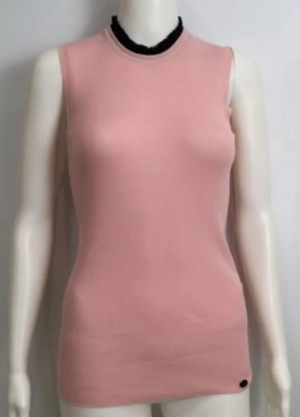 New with Tags Chanel 09A 2009 Fall pink knit pullover sleeveless cashmere sweater FR 40 US 4