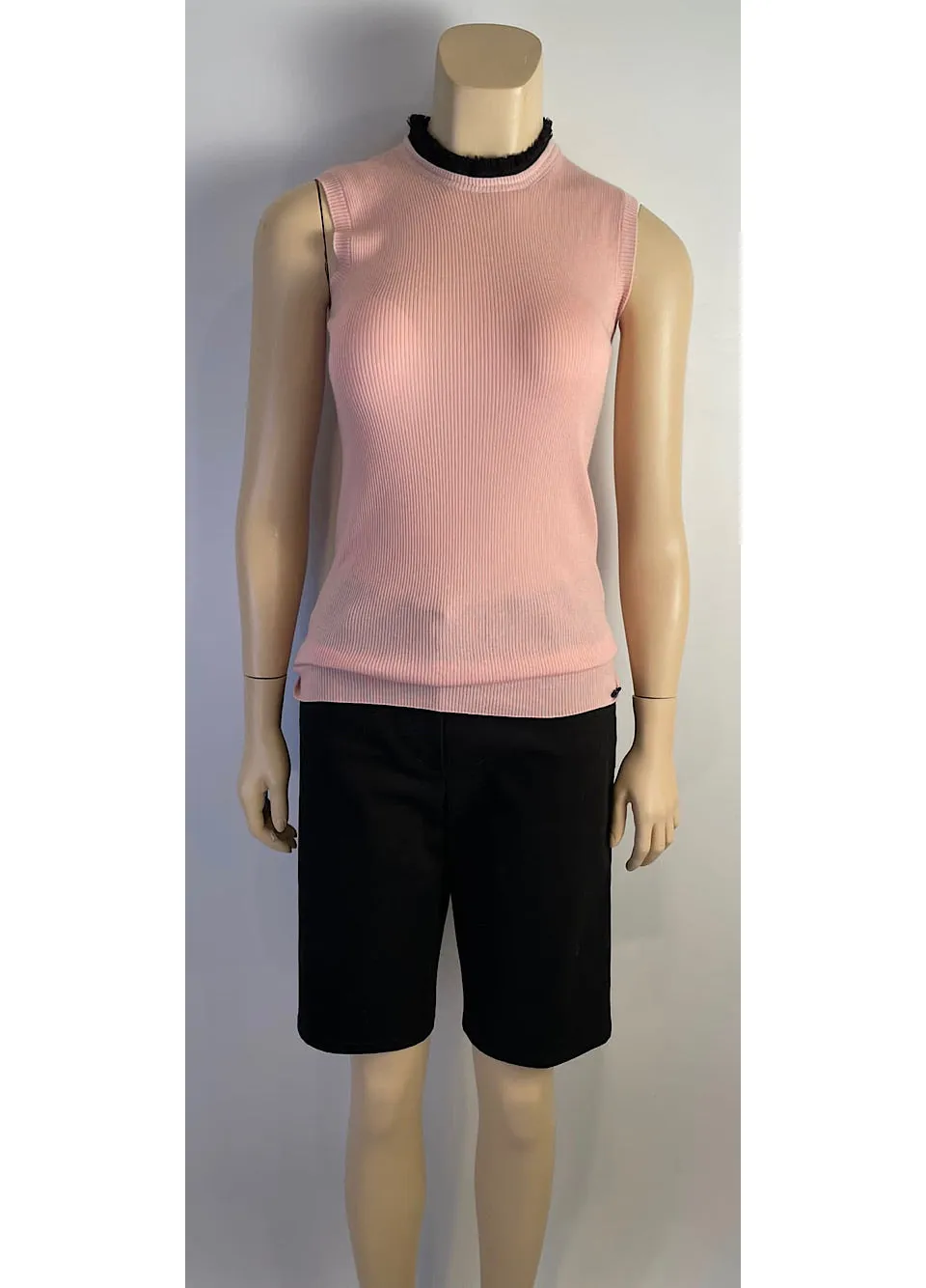 New with Tags Chanel 09A 2009 Fall pink knit pullover sleeveless cashmere sweater FR 40 US 4