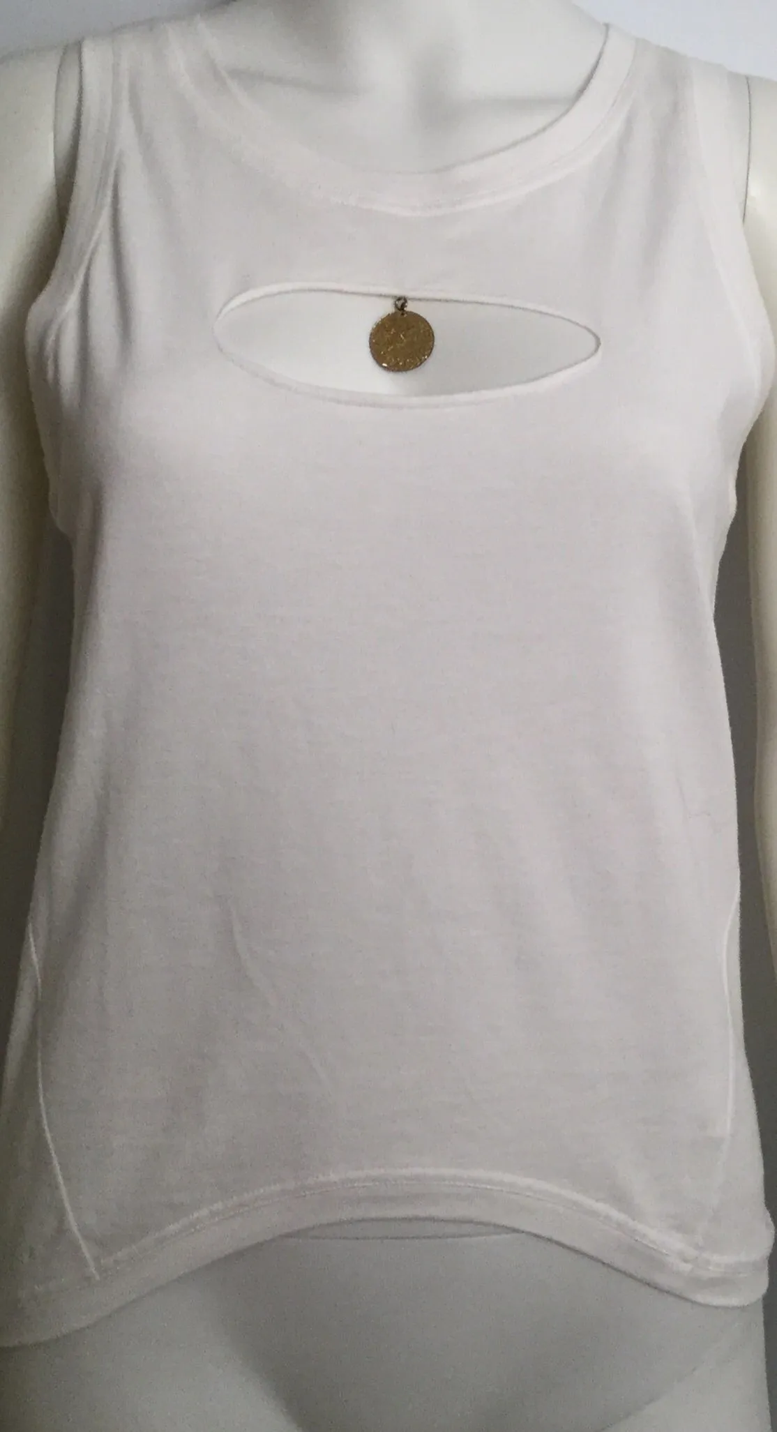 New with Tags Chanel 2007 Spring, 07P White medallion Charm tee Cotton T-shirt FR 40 US 6